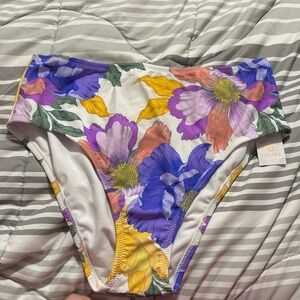 NWT shade and short bikini bottom